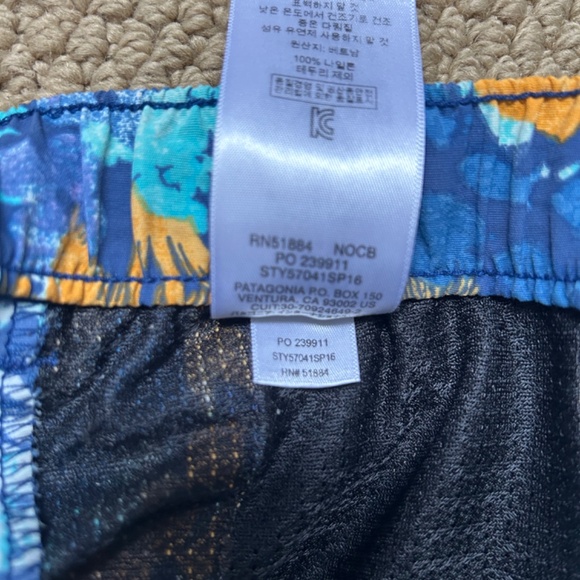 Patagonia Barely There Baggies - Picture 4 of 4